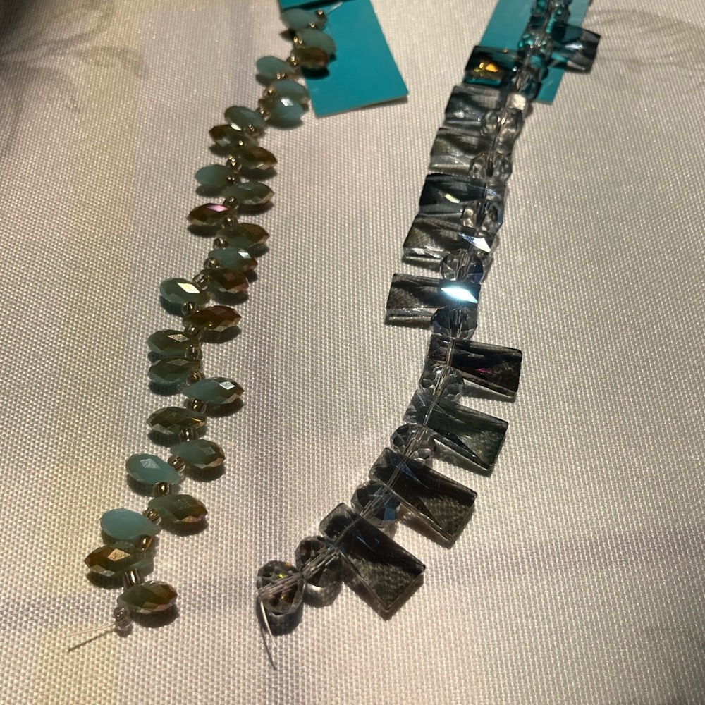 Hildie & Jo Blue beads. - Picture 6 of 12
